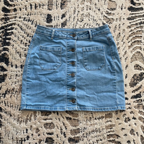 Guess Denim Skirt with Buttons (Stretchy) - Size Small - Picture 1 of 2